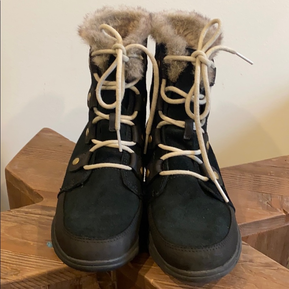 SOREL- Women Explorer Joan Short Boots size 8